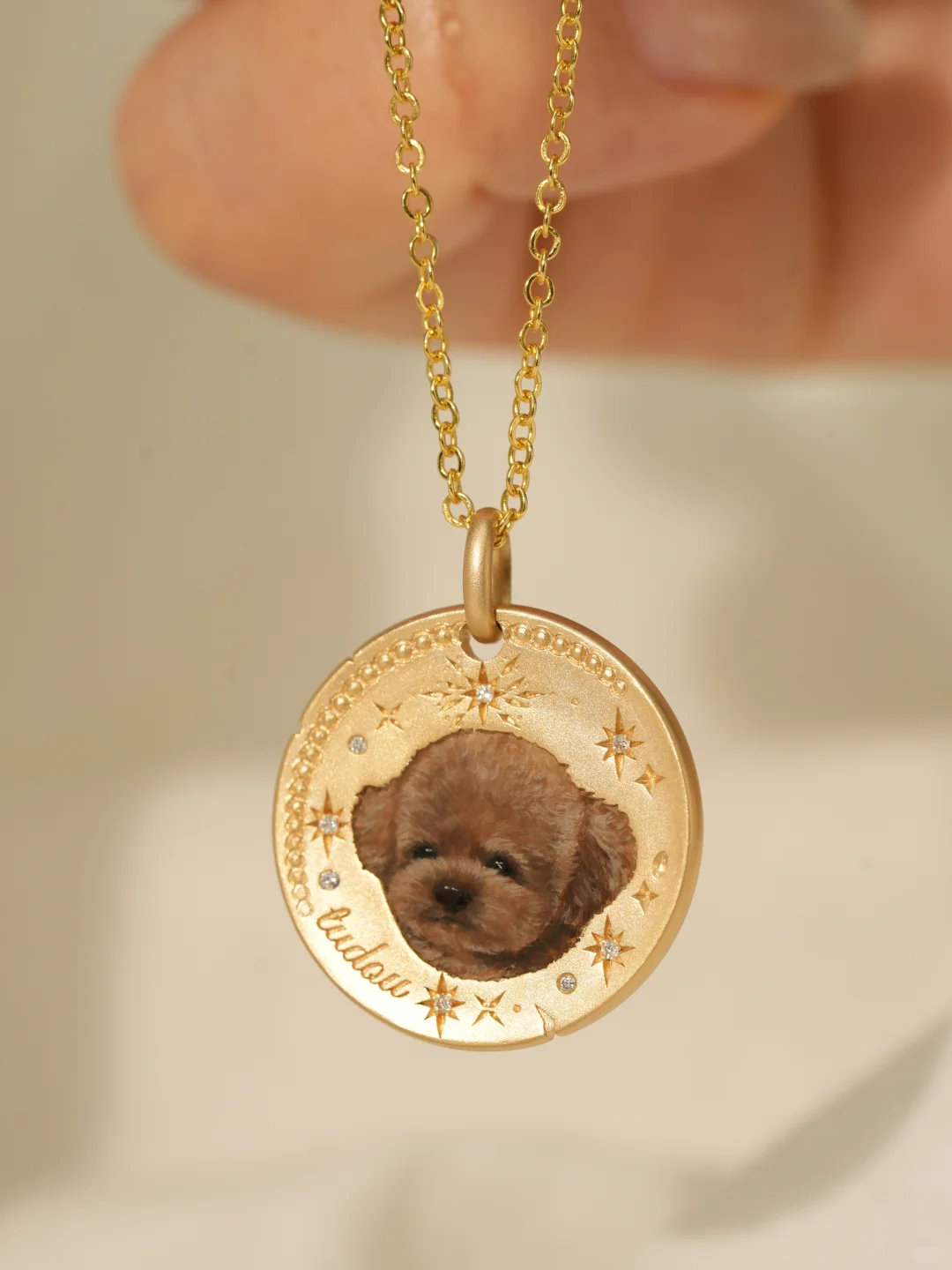 Engraved Memory Pet Portrait Pendant image 2