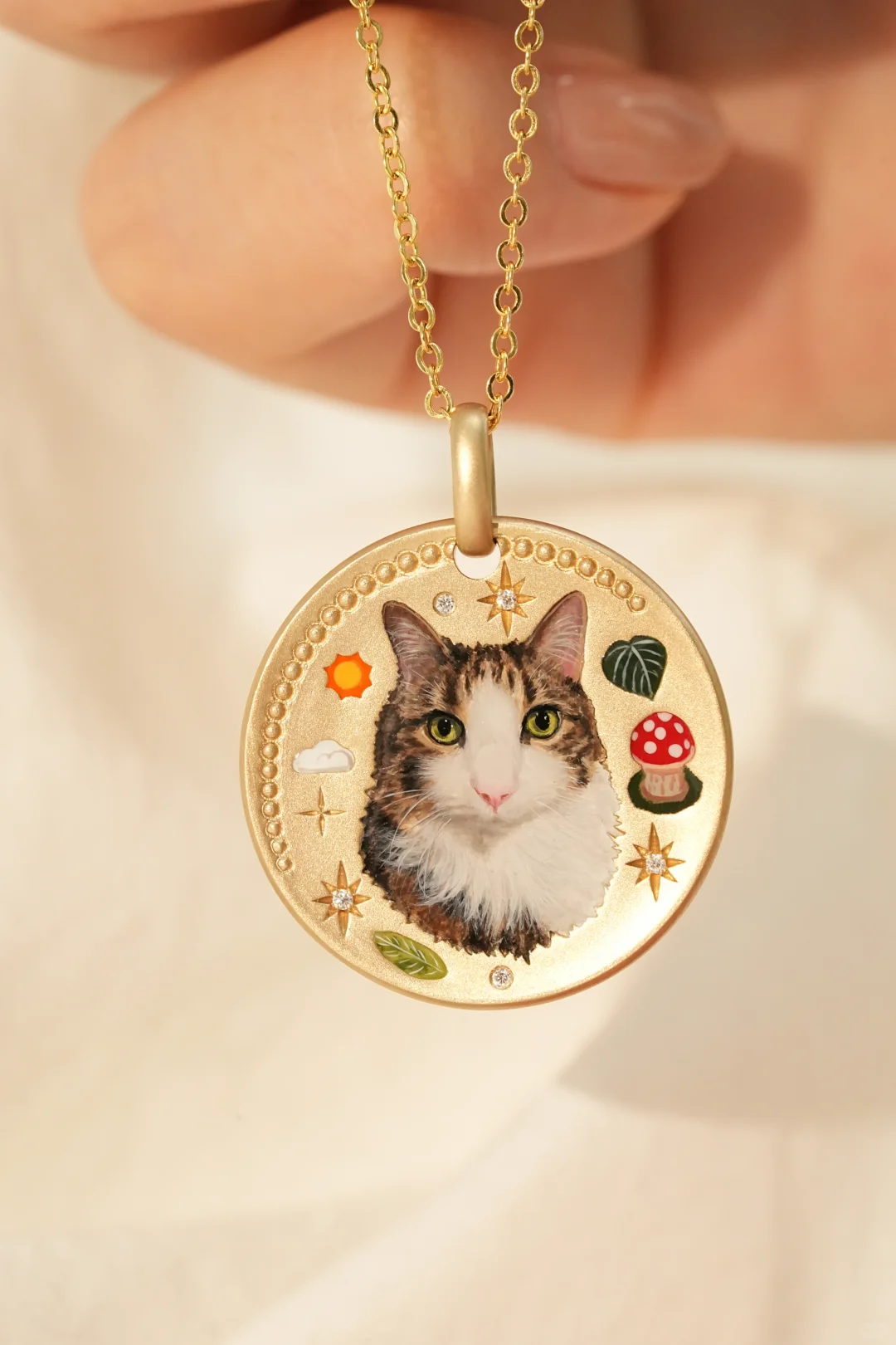 Woodland Pet Portrait Pendant image 3